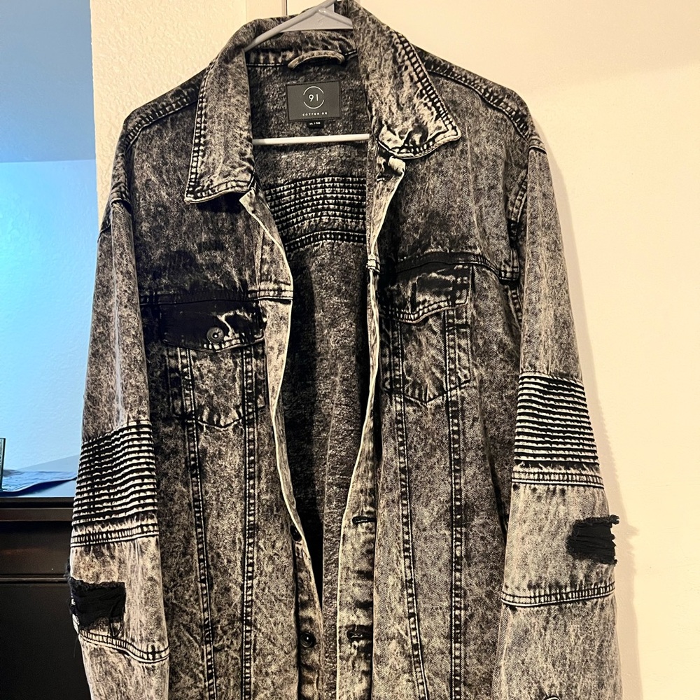 Men’s XL Acid Wash Denim Jacket